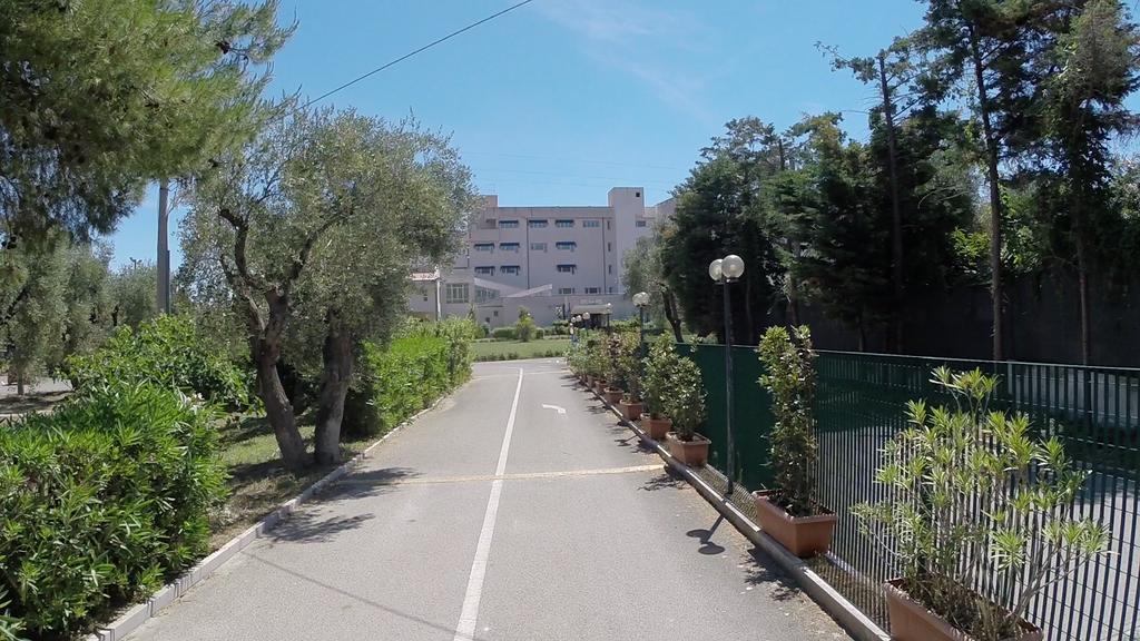 Centro Di Soggiorno Il Belvedere Вьесте Экстерьер фото