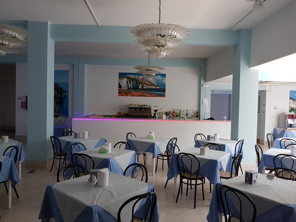 Centro Di Soggiorno Il Belvedere Вьесте Экстерьер фото